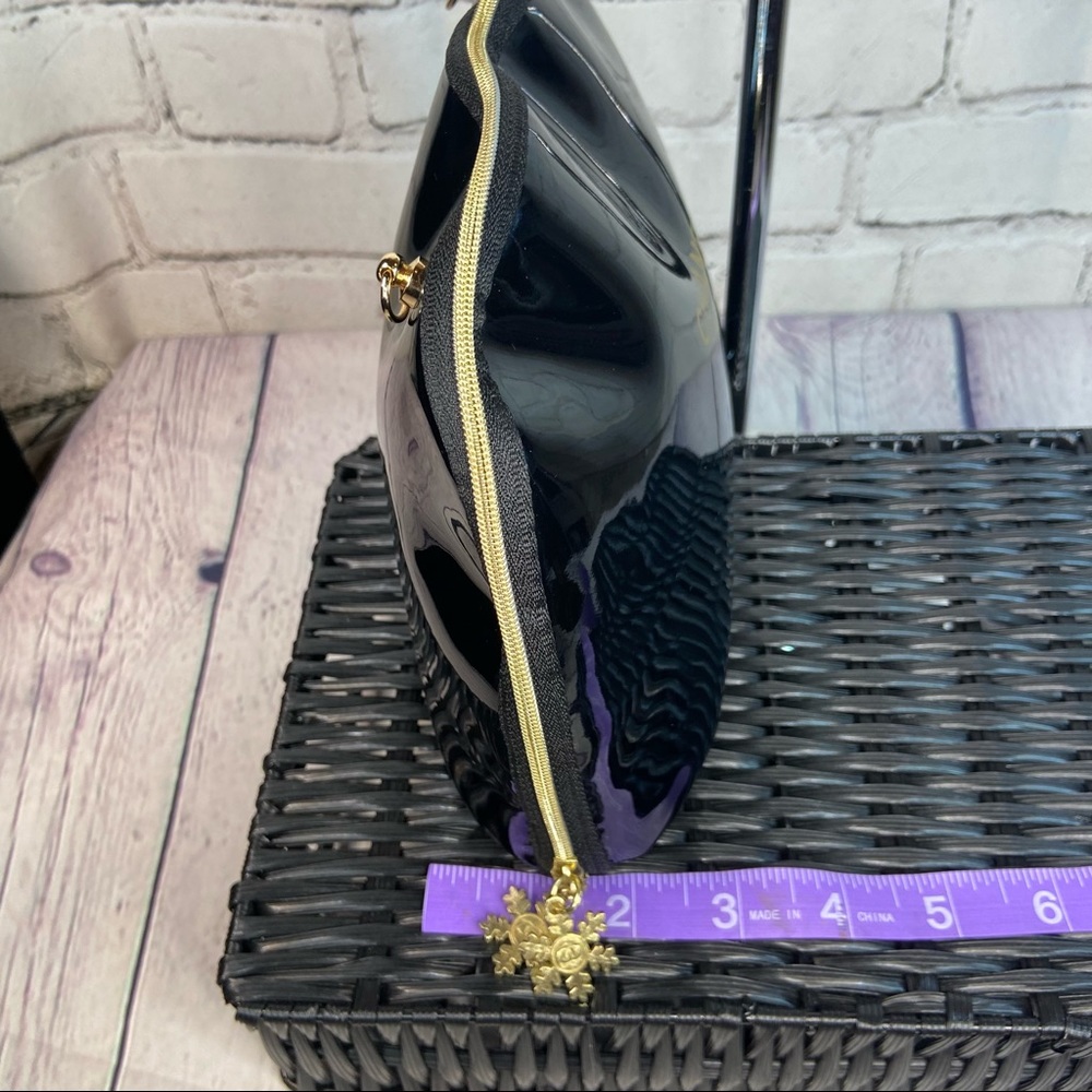 Chanel crossbody cosmetic bag from beauty line with handmade bag charm keychain - Picture 11 of 13